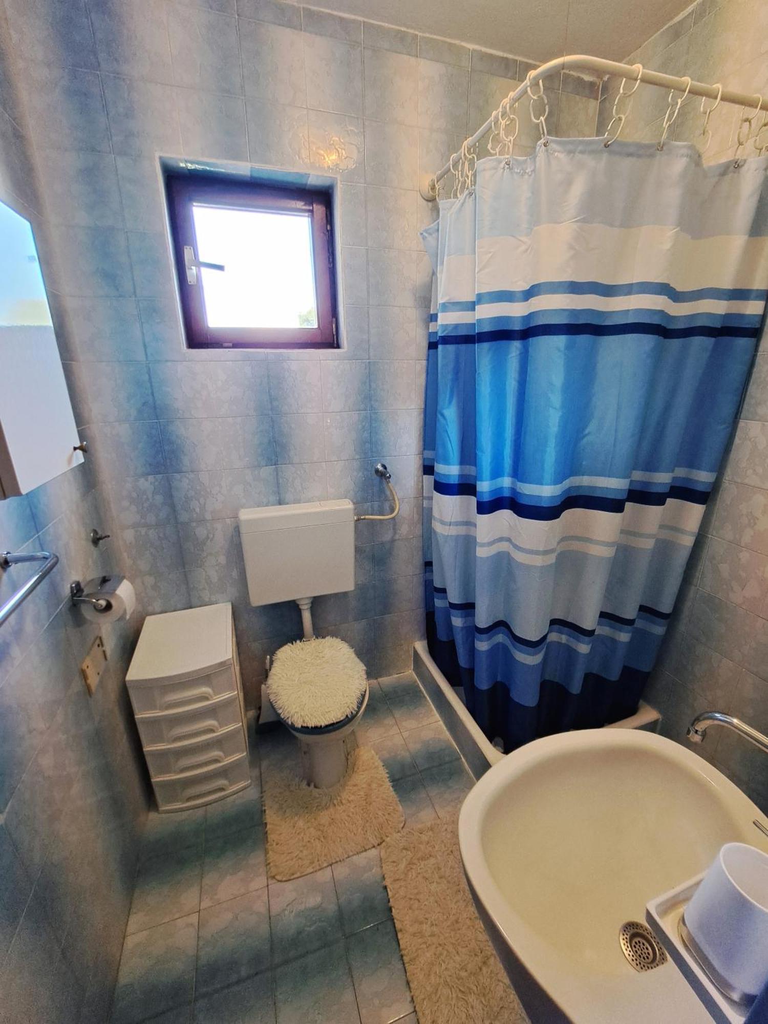 Apartments 1000 Flowers Stari Grad  Room photo